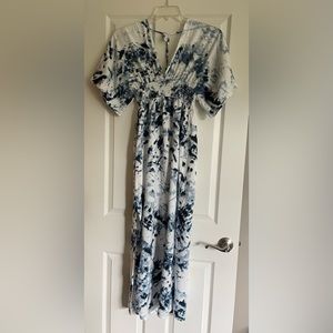 NWOT Blue and white tie-dye dress. Small.